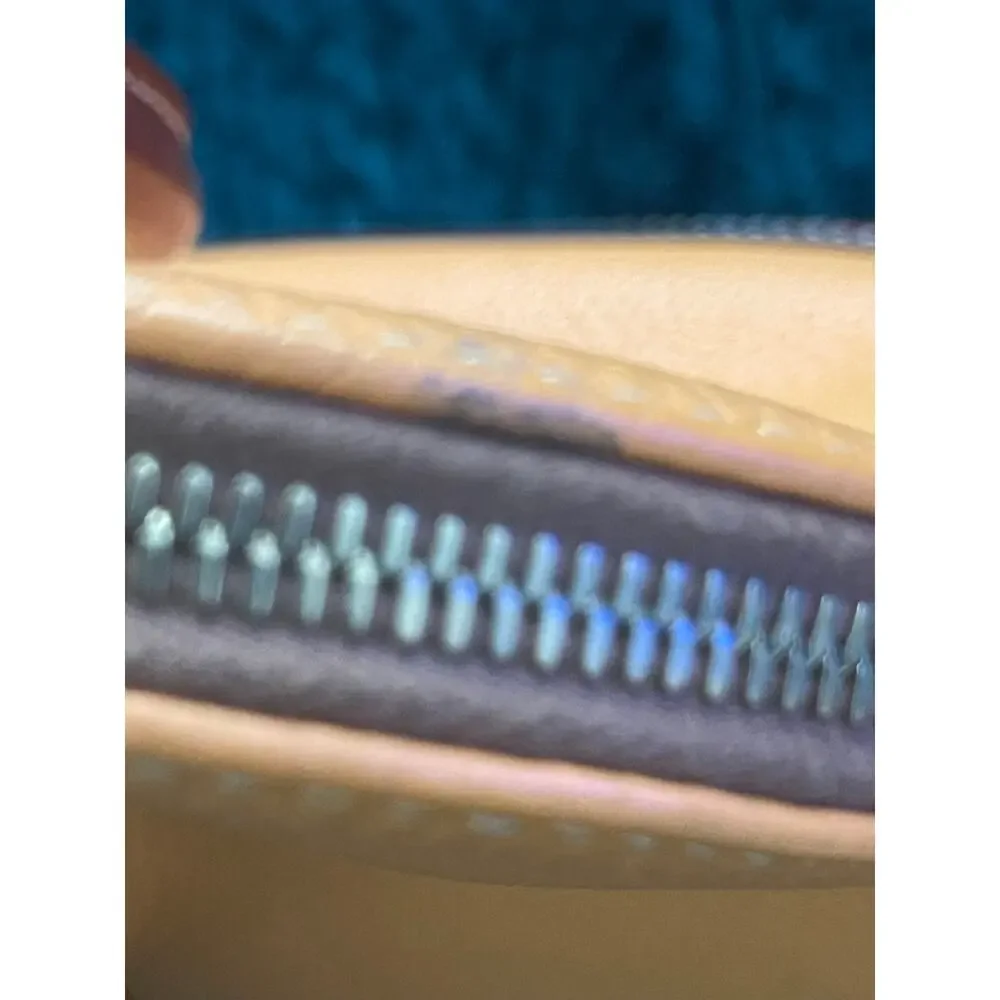 Classic Dooney & Bourke Pebble Grain Zip Satchel Leather Bag